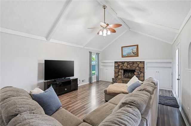 16100 E Cogan Drive, Independence, MO 64055