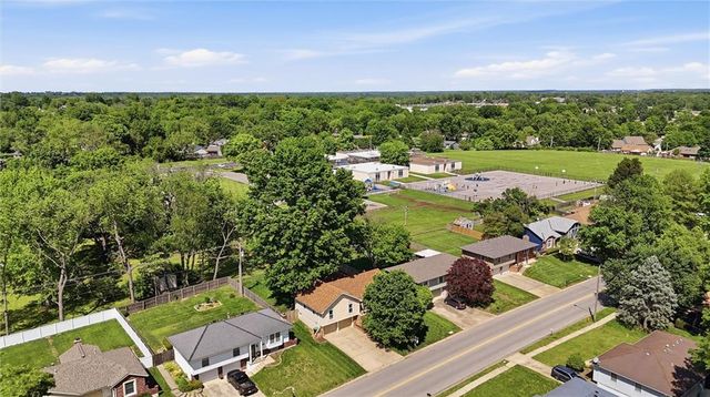 16100 E Cogan Drive, Independence, MO 64055