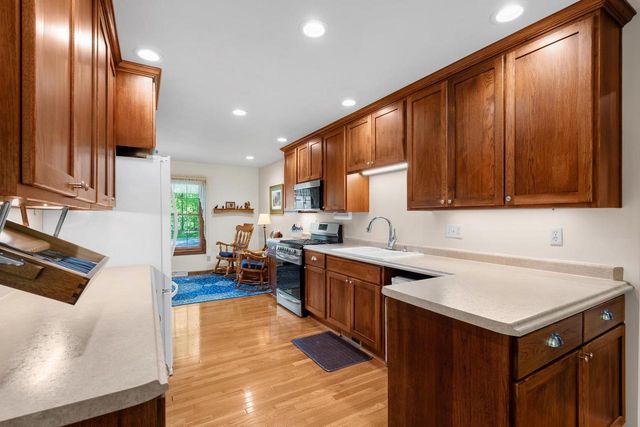 250 TRADERS, Green Bay, WI 54302