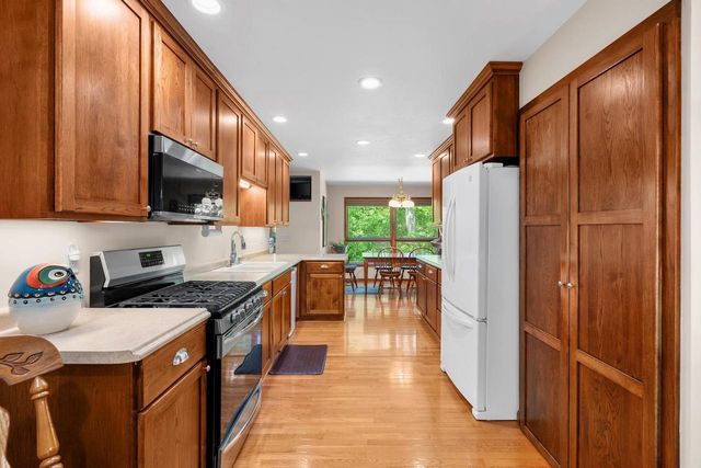 250 TRADERS, Green Bay, WI 54302