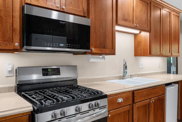250 TRADERS, Green Bay, WI 54302