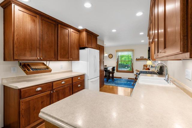 250 TRADERS, Green Bay, WI 54302