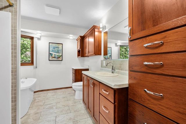 250 TRADERS, Green Bay, WI 54302