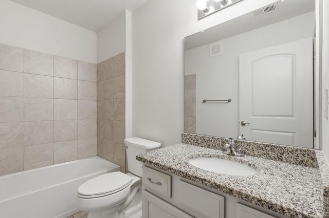 21876 Aberdeen Drive, Macomb Twp, MI 48402