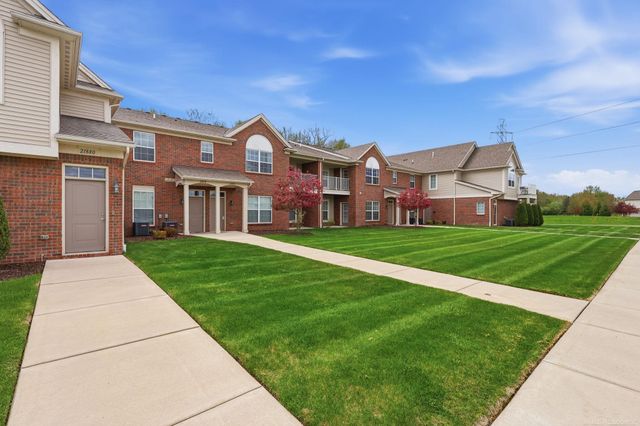 21876 Aberdeen Drive, Macomb Twp, MI 48402
