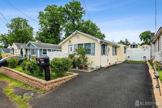 77 pacific Boulevard, Old Bridge, NJ 07735