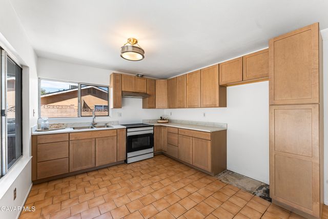3731 W Avenue K14, Lancaster, CA 93536