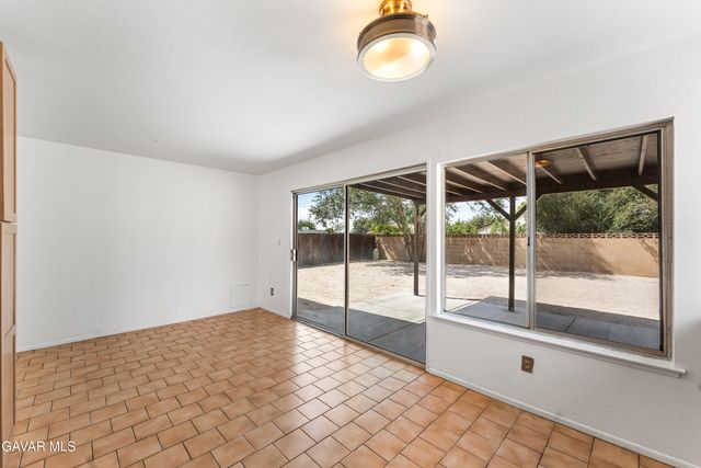 3731 W Avenue K14, Lancaster, CA 93536