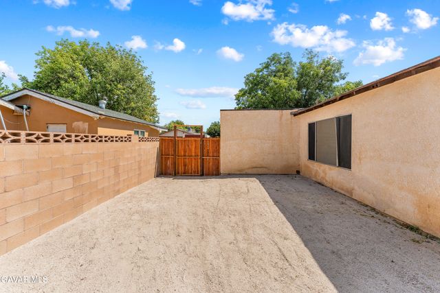 3731 W Avenue K14, Lancaster, CA 93536