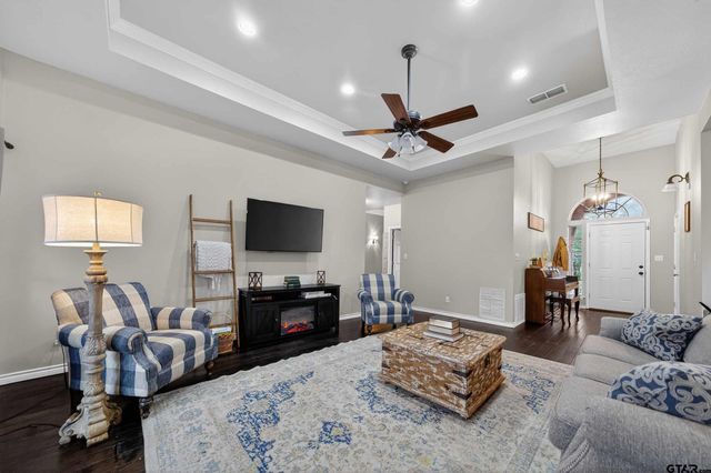 2108 Baylor Dr, Jacksonville, TX 75766