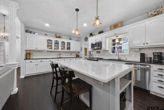 2108 Baylor Dr, Jacksonville, TX 75766