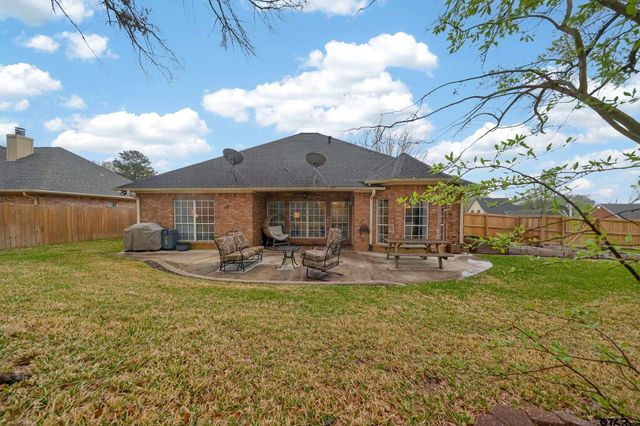 2108 Baylor Dr, Jacksonville, TX 75766