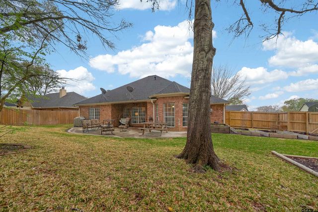 2108 Baylor Dr, Jacksonville, TX 75766