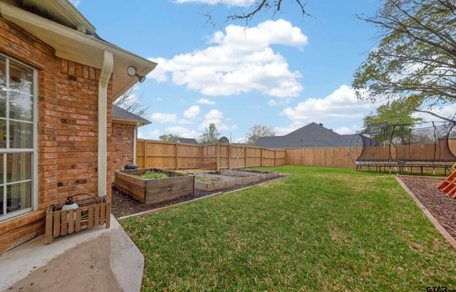 2108 Baylor Dr, Jacksonville, TX 75766