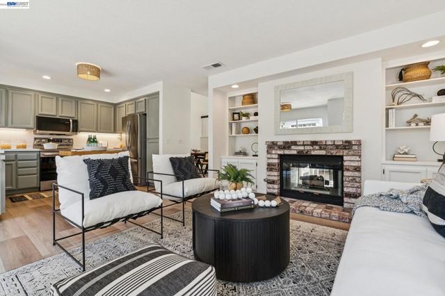 39 Benedict Ct, Alameda, CA 94502