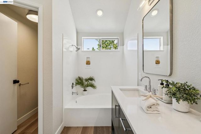 39 Benedict Ct, Alameda, CA 94502