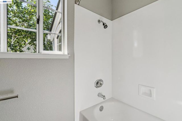 39 Benedict Ct, Alameda, CA 94502