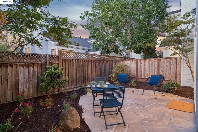 39 Benedict Ct, Alameda, CA 94502