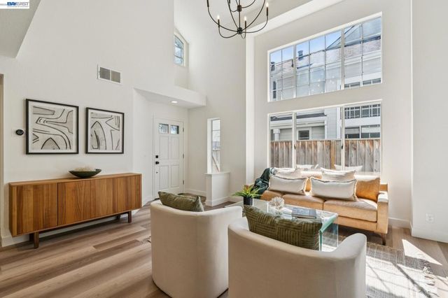 39 Benedict Ct, Alameda, CA 94502