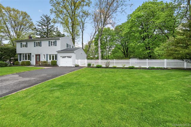 1 Tufts Place, Greenlawn, NY 11740