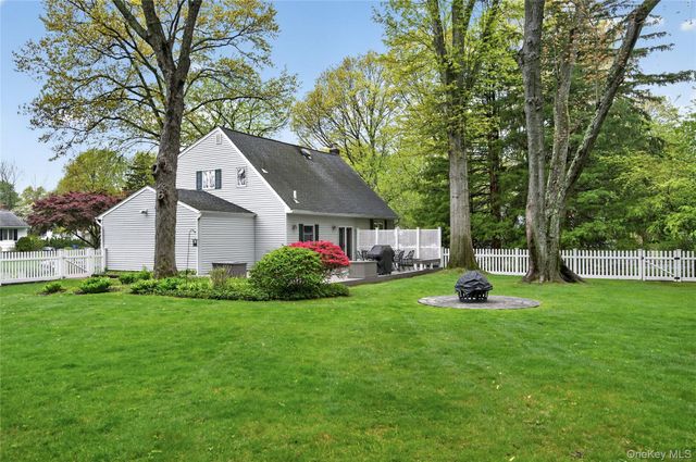 1 Tufts Place, Greenlawn, NY 11740