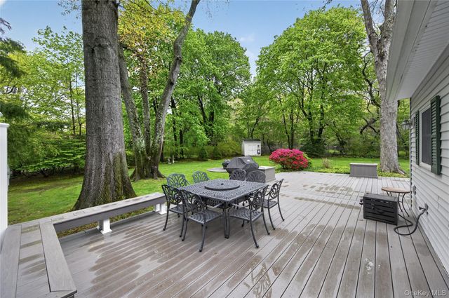 1 Tufts Place, Greenlawn, NY 11740
