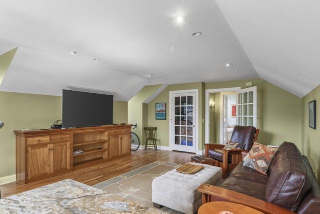 6419 Stonefield Road, Middleton, WI 53562