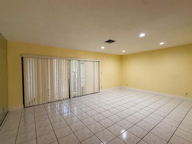 4567 NW 90th Avenue, Sunrise, FL 33351