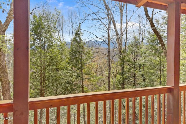1751 Mountain Shadows Way, Gatlinburg, TN 37738
