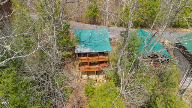 1751 Mountain Shadows Way, Gatlinburg, TN 37738