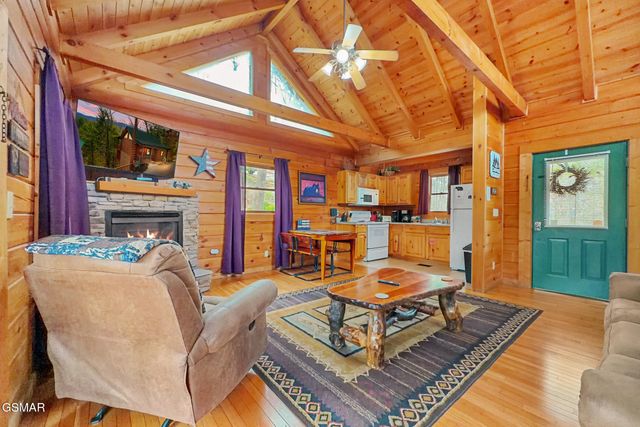 1751 Mountain Shadows Way, Gatlinburg, TN 37738