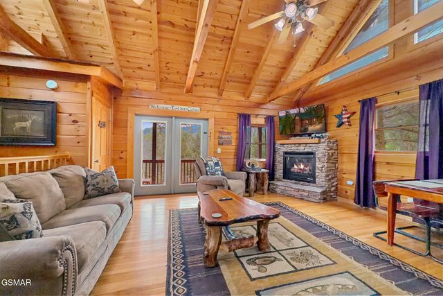 1751 Mountain Shadows Way, Gatlinburg, TN 37738