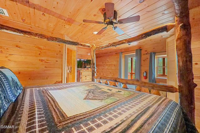 1751 Mountain Shadows Way, Gatlinburg, TN 37738