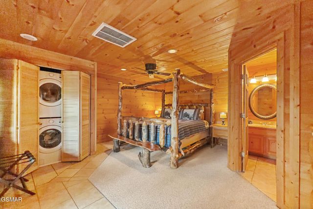 1751 Mountain Shadows Way, Gatlinburg, TN 37738