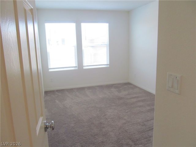 7026 Dandelion Park Avenue, Las Vegas, NV 89113