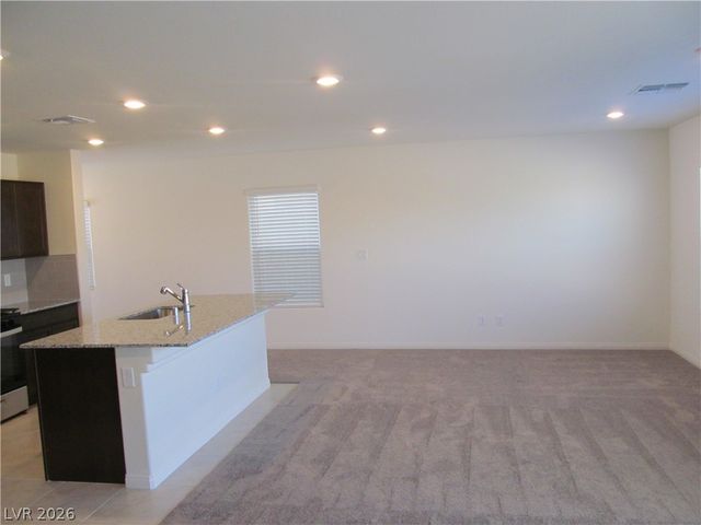 7026 Dandelion Park Avenue, Las Vegas, NV 89113
