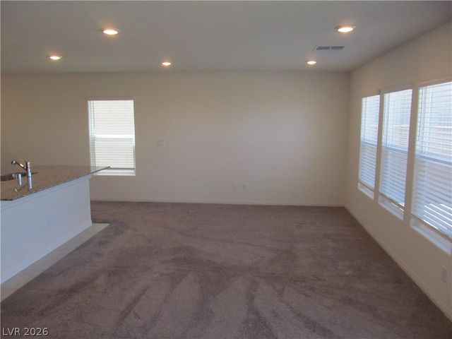 7026 Dandelion Park Avenue, Las Vegas, NV 89113
