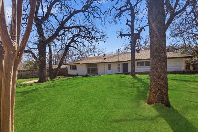 608 W Redbud Drive, Hurst, TX 76053