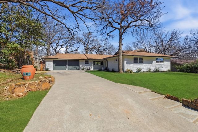 608 W Redbud Drive, Hurst, TX 76053