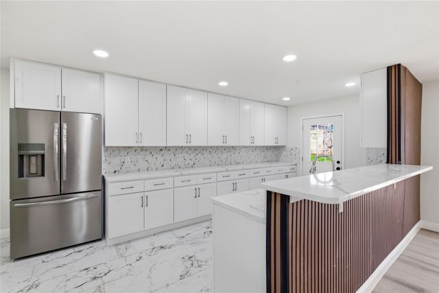 608 W Redbud Drive, Hurst, TX 76053