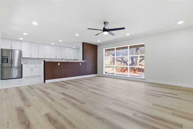 608 W Redbud Drive, Hurst, TX 76053