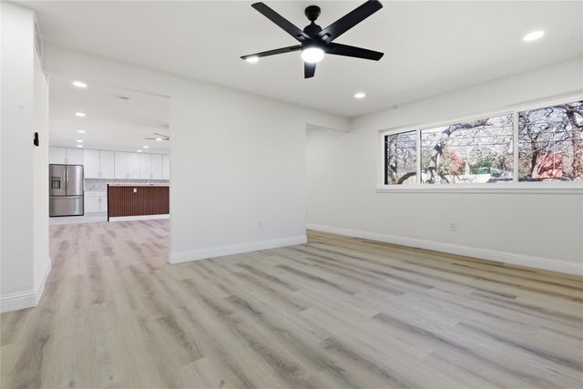 608 W Redbud Drive, Hurst, TX 76053