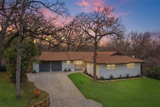 608 W Redbud Drive, Hurst, TX 76053