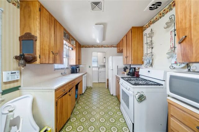 5433 Rochester Street, Riverside, CA 92504
