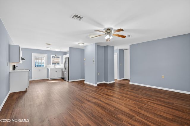 72F Dorchester Drive, Lakewood, NJ 08701