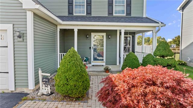 1544 Meadowbrook Lane, Farmington, NY 14425