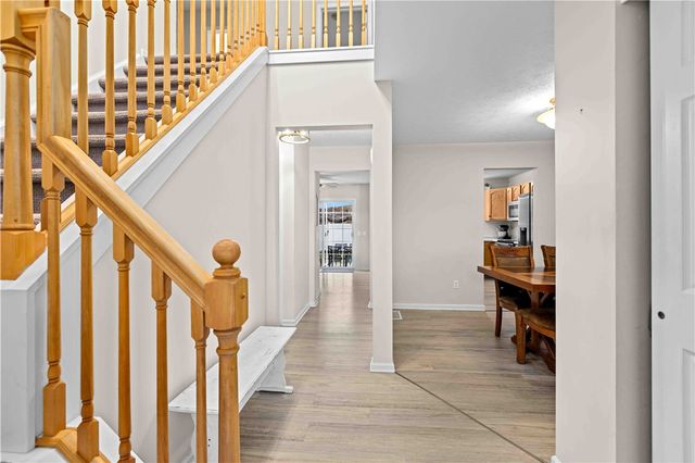 1544 Meadowbrook Lane, Farmington, NY 14425