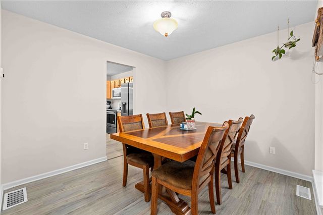 1544 Meadowbrook Lane, Farmington, NY 14425