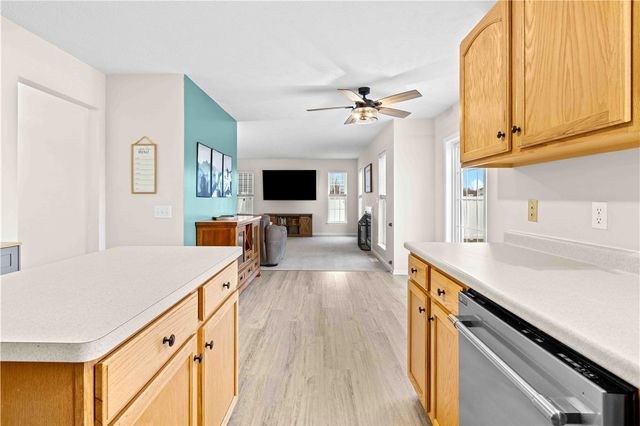 1544 Meadowbrook Lane, Farmington, NY 14425