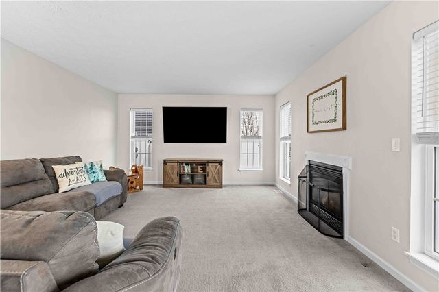 1544 Meadowbrook Lane, Farmington, NY 14425